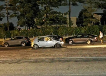 Un șofer băut a jucat popice cu mașinile parcate pe un bulevard din Timișoara