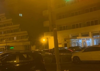 La mare, la soare, se doarme în parcare. Sau pe trotuar. ”Cazare” á la Mamaia