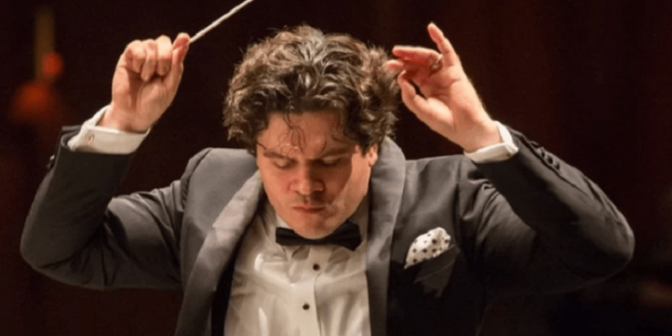 Dirijorul premiat cu Grammy, Cristian Măcelaru, primește titlul de DHC al Universității de Vest din Timișoara