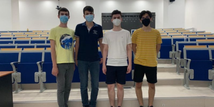 Trei medalii de aur și una de argint pentru elevii români la Olimpiada Internațională de Chimie 2021