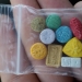 Peste 2000 de comprimate ecstasy, ascunse în frigider