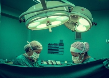 ITM Timiș, anchetă la Spitalul Municipal din Lugoj, după ce o lampă a căzut de pe perete