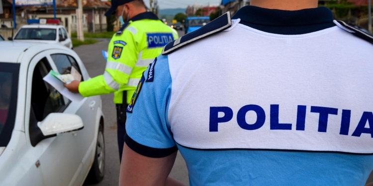 Arestat după ce a sunat un polițist de 30 de ori în 4 ore, ca să-l… înjure