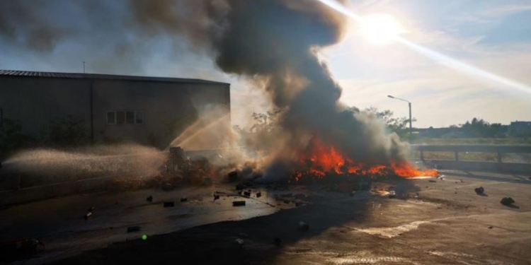 Incendiu la un depozit de vopsele din Timișoara