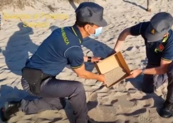 Nisipul de pe plaje este furat și vândut pe internet. Unde se întâmplă