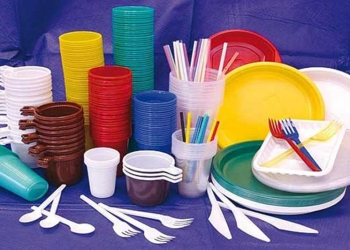 Paharele, farfuriile și tacâmurile din plastic, interzise și în România