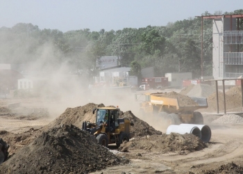 Constuctorii care nu iau măsuri de reducere a poluării cu praf riscă amenzi mai mari