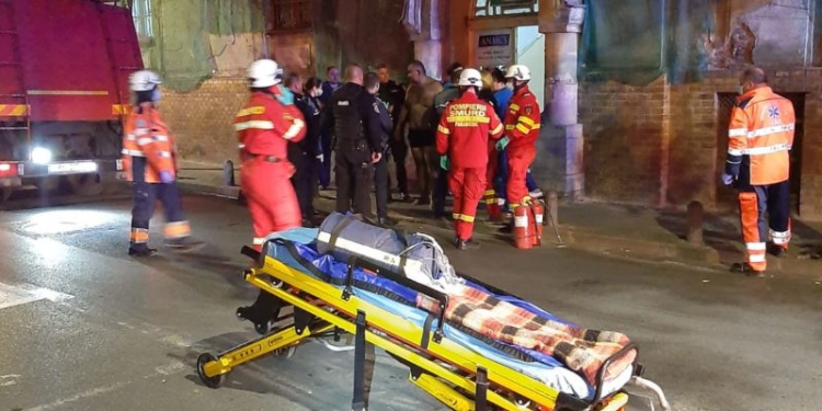 Incendiu la Spitalul de Psihiatrie din Arad. Pacienți evacuați, șase oameni, transportați la Urgențe