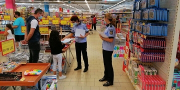 Nu intraţi în anturaje dubioase! Polițiștii din Timiș desfășoară campanii de prevenire pentru elevi, înainte de începerea anului școlar