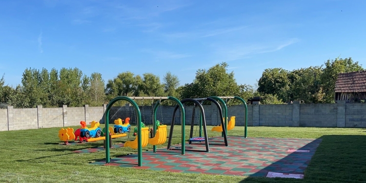 FOTO. Primarul și-a făcut temele. Toate unitățile de învățământ din Sânandrei, pregătite să îi întâmpine pe copii