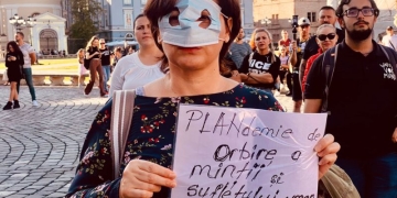 VIDEO Protest împotriva restricțiilor, în Piața Unirii din Timișoara