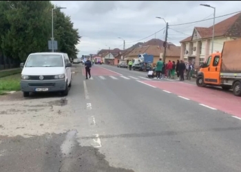VIDEO Copil lovit de mașină pe trecerea de pietoni, într-un oraș din Timiș