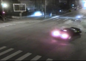 VIDEO Bolizi de zeci de mii de euro făcuți praf, pe un bulevard din Timișoara