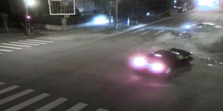 VIDEO Bolizi de zeci de mii de euro făcuți praf, pe un bulevard din Timișoara