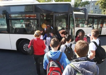 De luni revin microbuzele pentru elevi