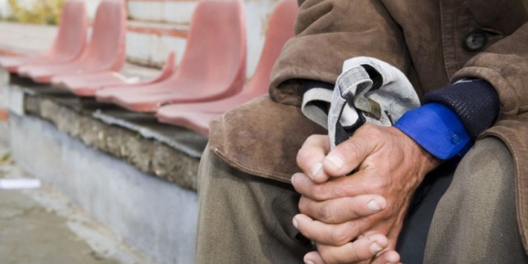 Persoanele defavorizate primesc pachete cu alimente de la Direcția de Asistență Socială a Municipiului Timișoara