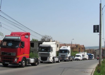 Protest cu TIR-uri. Peste 100 de camioane din Arad și Timișoara au plecat spre București