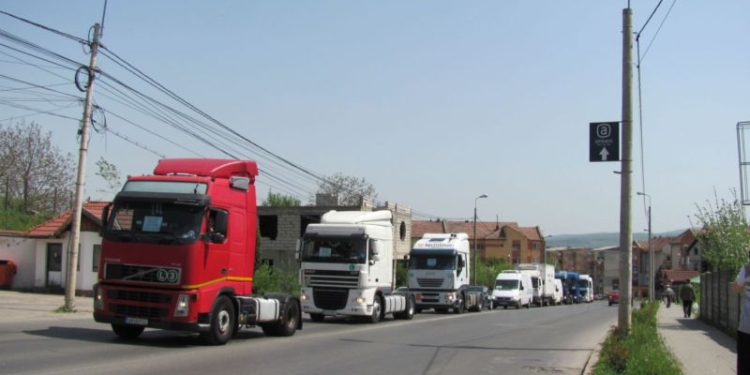 Protest cu TIR-uri. Peste 100 de camioane din Arad și Timișoara au plecat spre București
