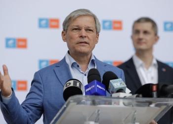 Cioloș câștigă în fața lui Barna primul vot pentru șefia USR PLUS. Va fi organizat însă turul al doilea