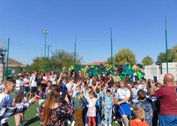 A sunat primul clopoțel! Emoții pentru elevii și preșcolarii din comuna Moravița