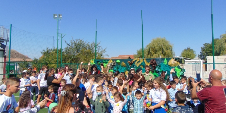 A sunat primul clopoțel! Emoții pentru elevii și preșcolarii din comuna Moravița