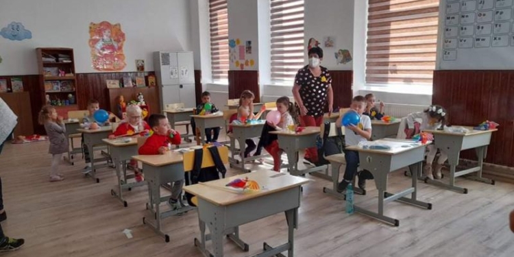 A sunat primul clopoțel! Emoții pentru elevii și preșcolarii din comuna Moravița