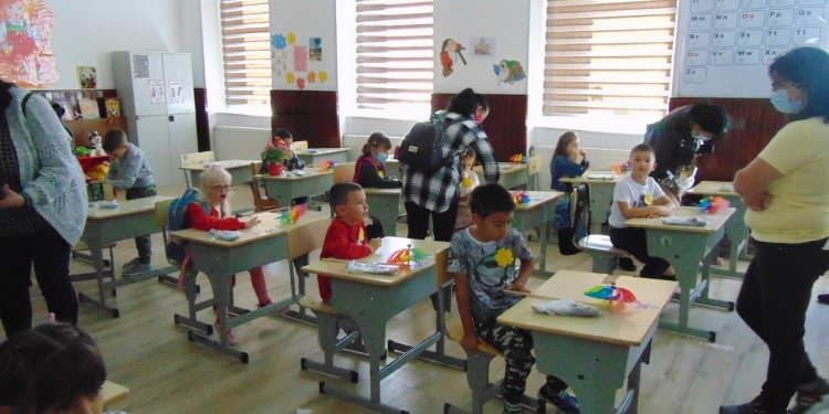A sunat primul clopoțel! Emoții pentru elevii și preșcolarii din comuna Moravița
