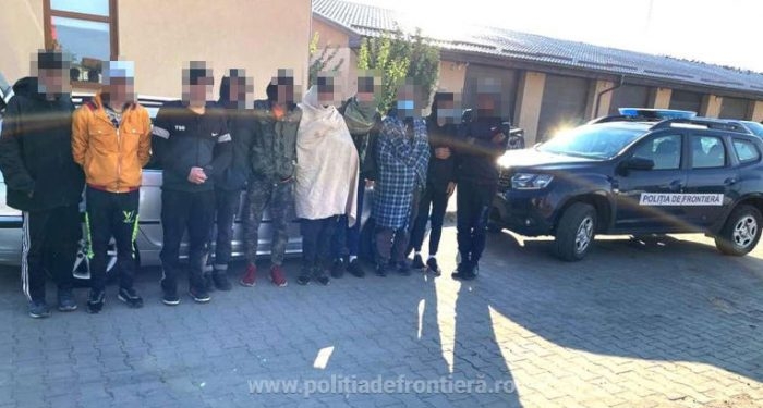 Migranți ilegali la granița cu Serbia