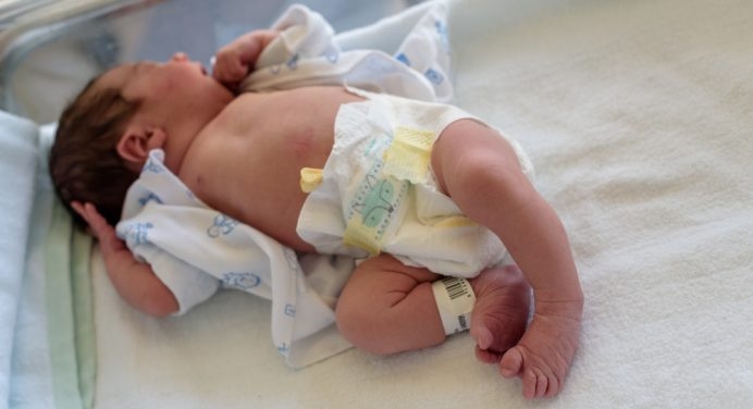 Incubatoare noi pentru copiii născuți prematuri în Timiș. Maternitatea Bega dotată cu noi echipamente