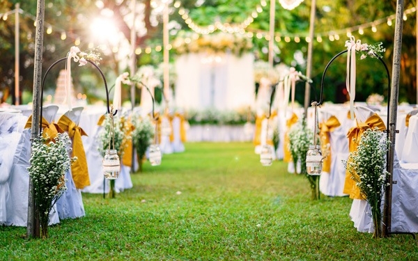 Florin Cîţu: nunţile în localităţile cu incidenţă mare a cazurilor de COVID să se facă cu certificat verde