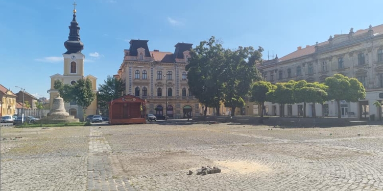Căsuțele de lemn din Piața Traian sunt istorie! Creația lui Ionuț Nasleu a fost desființată