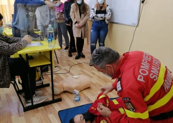 Lecție de prim-ajutor la Colegiul Național Bănățean din Timișoara