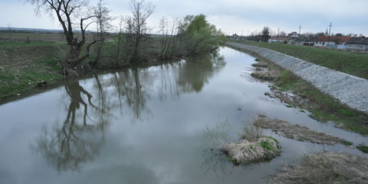Ecluza Uivar intră în reabilitare