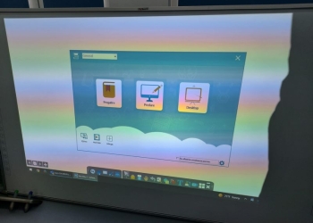 O picătură într-un ocean! 152 de table inteligente pentru liceenii din Timiș, de la Ministerul Educației