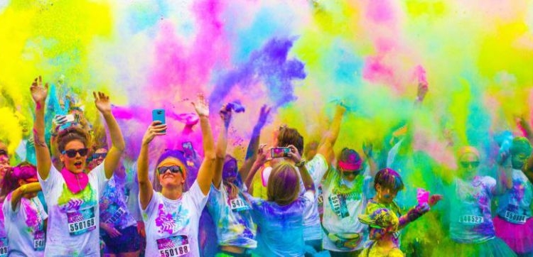 „The Color Run” modifică traseele mijloacelor de transport în comun