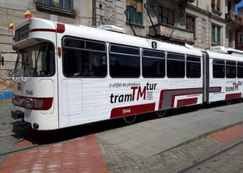 Tramvaiul turistic din Timișoara rămâne o modalitate inedită de plimbare prin istoria orașului de pe Bega