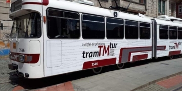 Tramvaiul turistic din Timișoara rămâne o modalitate inedită de plimbare prin istoria orașului de pe Bega