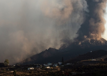 Nor de poluanți și peste Timișoara. Efectele erupției vulcanului La Palma se vor vedea și în orașul de pe Bega