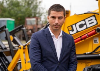 Un buldoexcavator de ultimă generație a intrat în dotarea primăriei din Jamu Mare