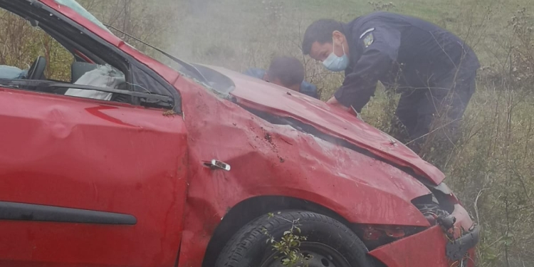 În drum spre o donare de sânge, jandarmii au acordat primul ajutor unor timișeni implicați într-un accident auto