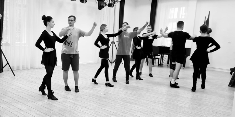 VIDEO. Festivalul național de folclor, ultimele pregătiri. Vezi cum se antrenează profesioniștii dansului bănățean