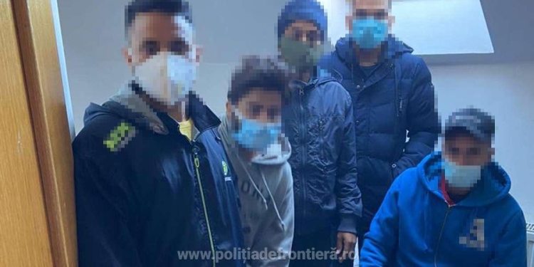 VIDEO. Peste 70 de cetățeni străini, depistați în urma unei acțiuni pentru prevenirea migraţiei ilegale