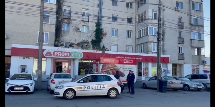 Incident grav! Fetiță de 3 ani, căzută de la etajul patru