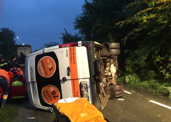 A fost activat Planul Roșu de intervenție în Arad! A avut loc un accident între un microbuz și un autoturism