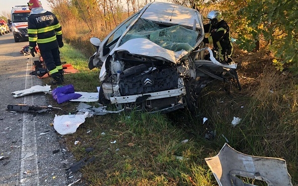 Impact tragic în apropiere de Lugoj! Un bărbat și-a pierdut viața, după ce s-a izbit frontal de un tir