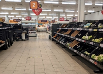 Brexitul începe să se simtă în supermarketurile britanice: rafturi goale