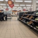 Brexitul începe să se simtă în supermarketurile britanice: rafturi goale