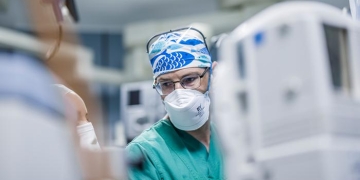 Spitalul Județean de Urgență din Arad nu mai are locuri. Așteaptă sprijin de la alte spitale din județ