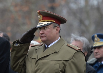 Veșnica variantă a doua de premier, generalul (r)Nicolae Ciucă, scos din nou la înaintare de PNL. Îl susține pentru funcția de prim-ministru