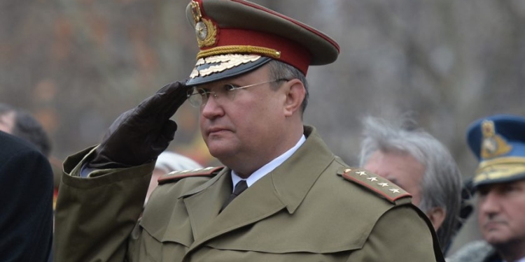 Veșnica variantă a doua de premier, generalul (r)Nicolae Ciucă, scos din nou la înaintare de PNL. Îl susține pentru funcția de prim-ministru